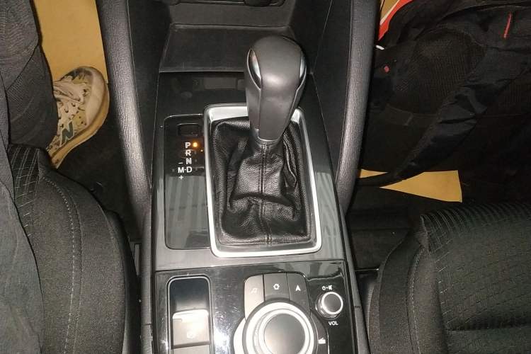 Used Mazda CX-5 2015 2.0L Automatic Two-Wheel Drive Urban Version
