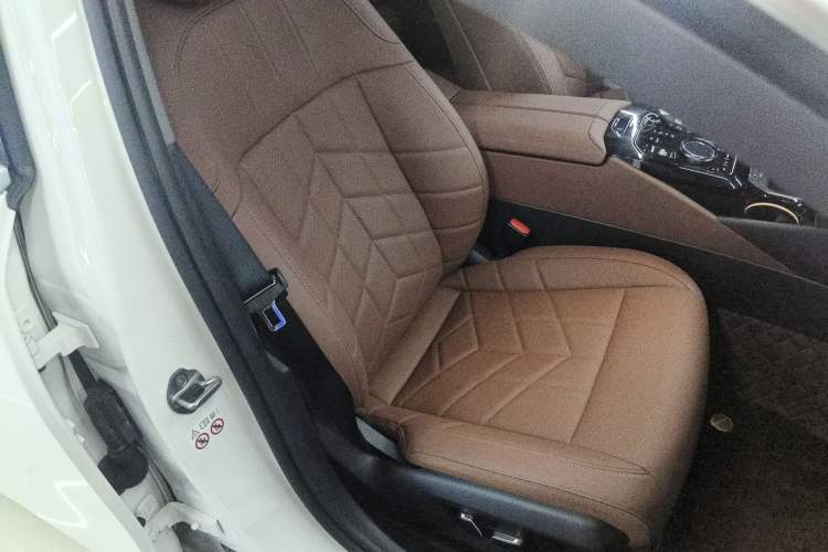 Used BMW i5 2024 eDrive 35L Luxury Package