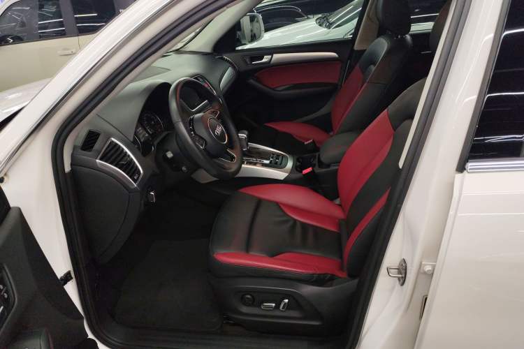 Used Audi Q5 2017 Plus 40 TFSI Technology Model