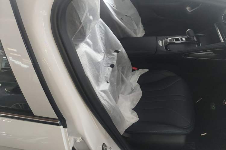 Used Geely Auto Preface 
