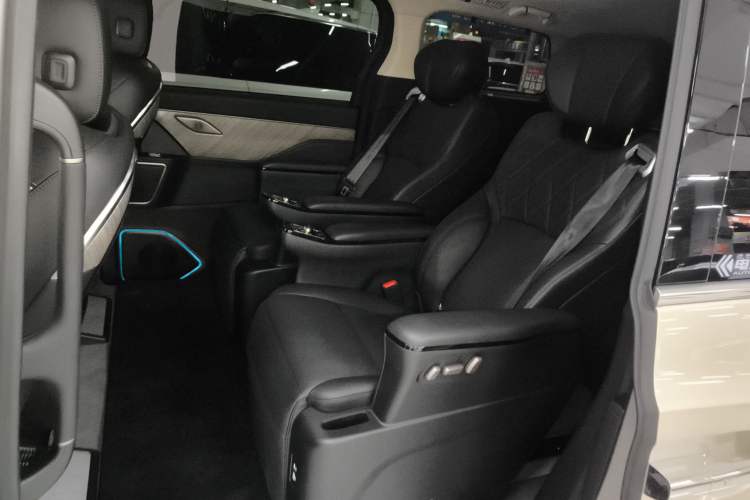 Used Wey Gaoshan 2025 Four-Wheel Drive Alpine 8
