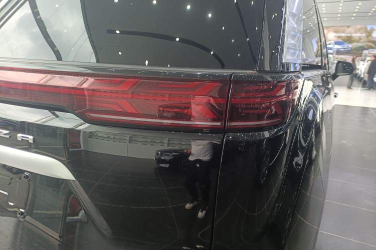 Used Denza D9 2022 DM-i 970 Four-Wheel Drive Flagship Model
