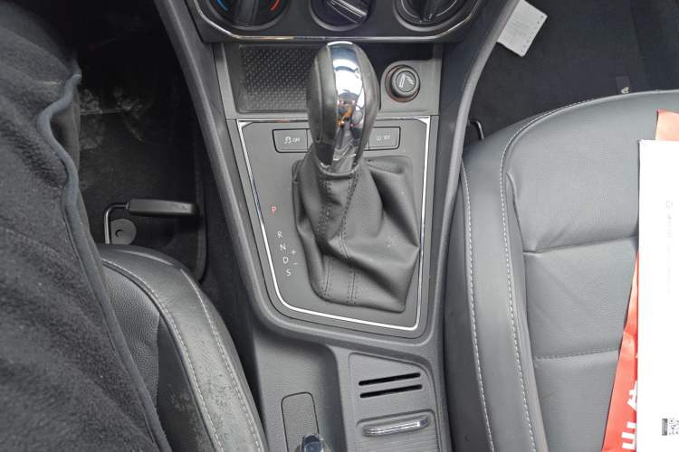 Used Volkswagen Lavida 2015 1.6L Automatic Comfort Edition
