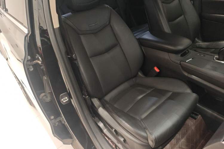 Used Cadillac XT5 2018 25T Luxury Model
