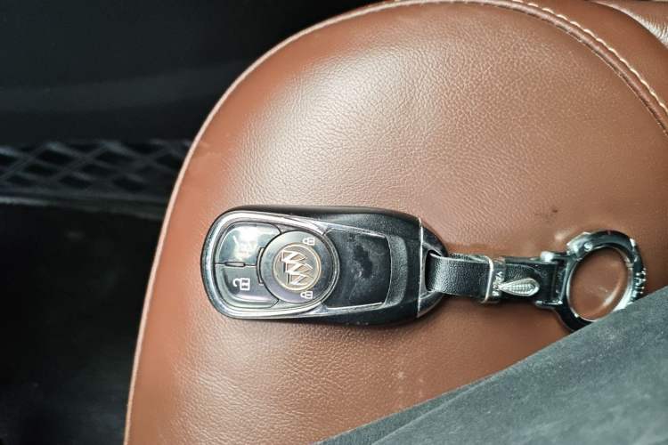 Used Buick Envision 2018 20T Two-Wheel Drive Luxury Model
