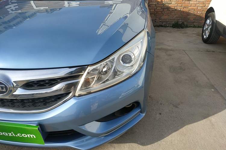 Used BYD Surui 2015 Revised Version 1.5L Manual Luxury Edition

