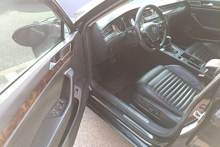 Used Volkswagen Magotan 2018 Facelift 380TSI DSG Luxury Version
