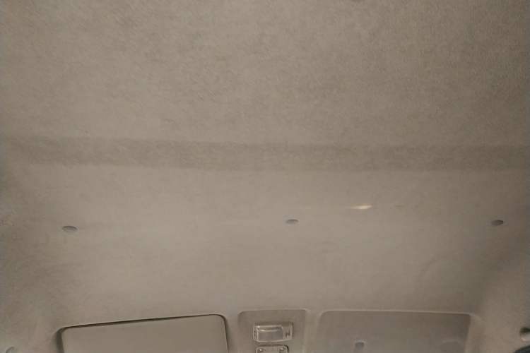 Used Jinbei Hiace X30 2020 1.5L Super-Comfortable Version China VI Standard SWC15M
