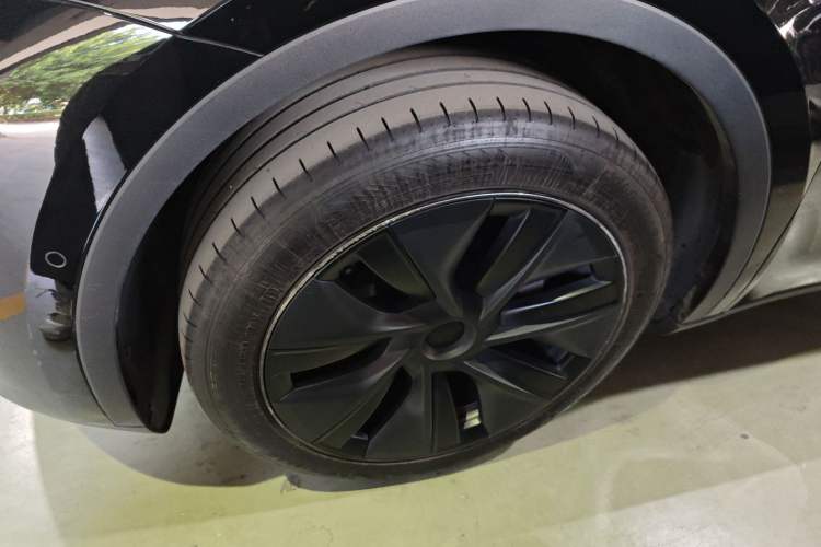 Used Tesla Model Y 2023 Rear-Wheel-Drive Version
