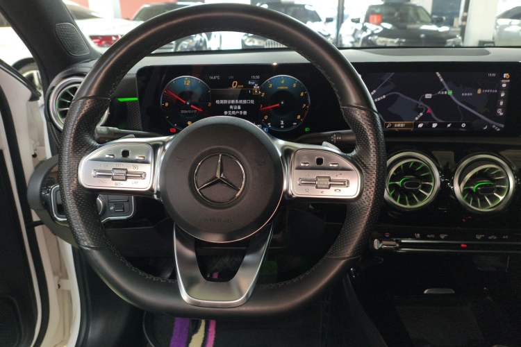 Used Mercedes-Benz A-Class 2022 Revised Version A 200 L Sport Sedan Fashionable Style
