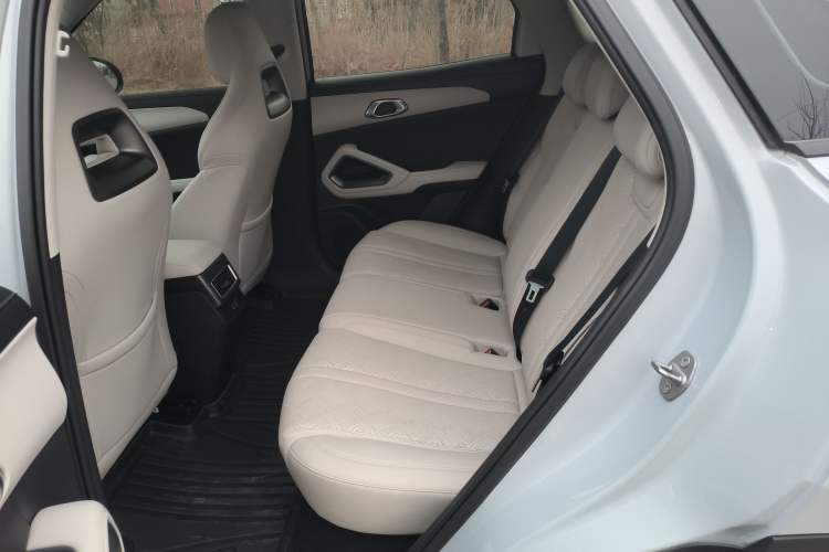 Used BYD Yuan UP 2025 Intelligent Driving Version 401 km Leading Edition