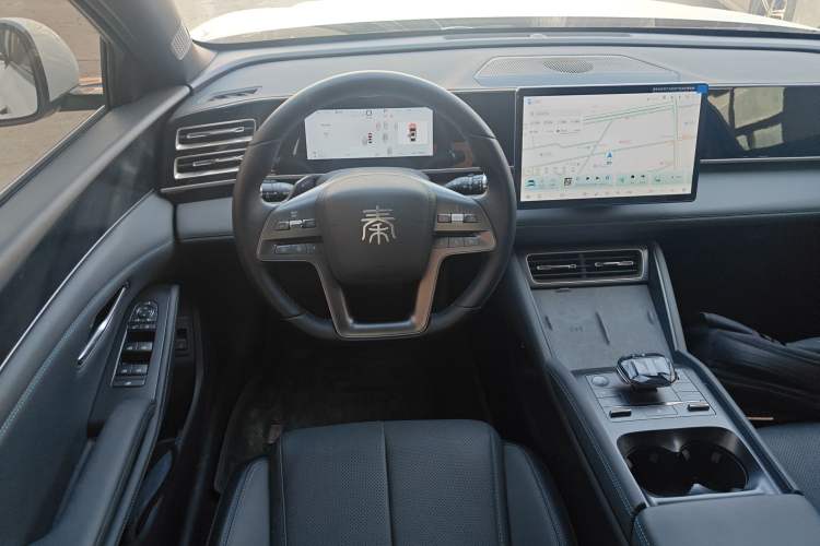 Used BYD Qin L 2025 DM-i Smart Drive 120KM Superior Model
