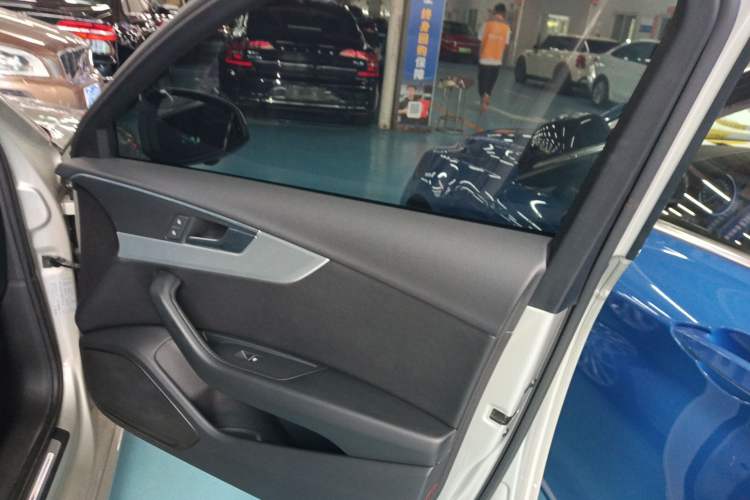 Used Audi A4L 2019 40 TFSI Fashion Version China V
