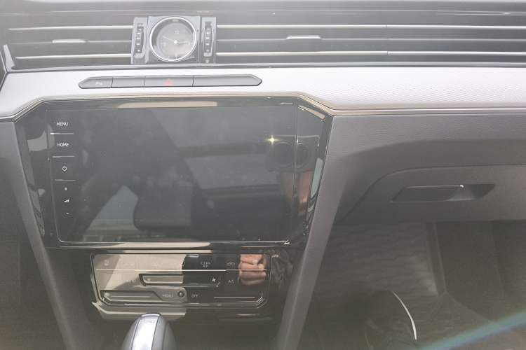 Used Volkswagen Magotan 2025 Revised Version Zhongxiang Edition 330TSI DSG Luxury Trim
