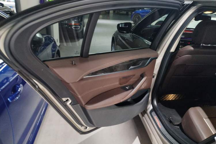 Used BMW 5 Series 2022 Restyled 525Li Luxury Package
