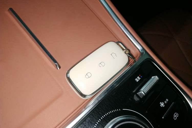 Used  L6 2025 EM-i 140km Explorer+ Edition