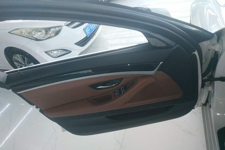 Used BMW 5 Series 2017 520Li Elegant Edition
