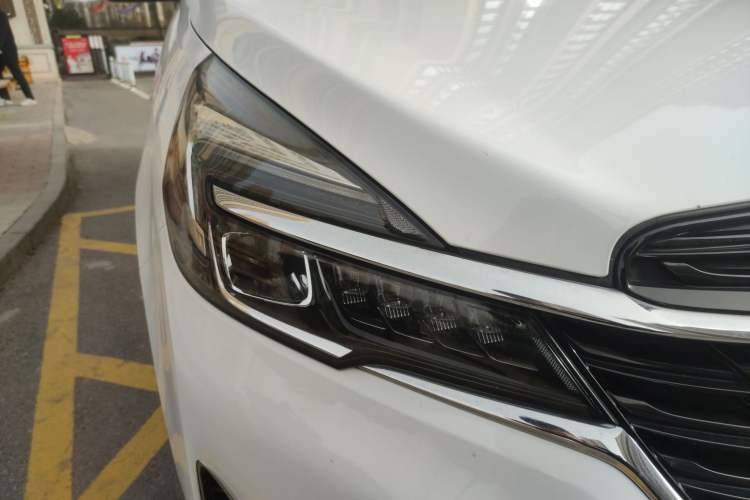 Used Buick GL8 2021 Land Cruiser Executive Class 652T Luxury Model