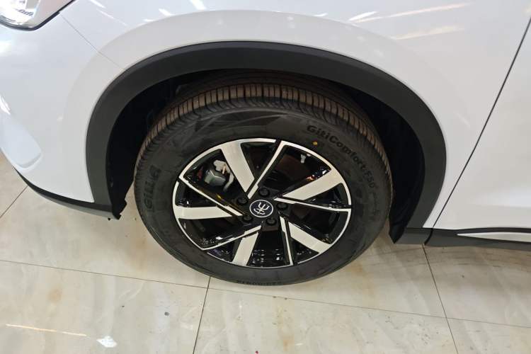 Used BYD Song Pro New Energy 2024 HONOR Edition DM-i 71KM Navigation Model
