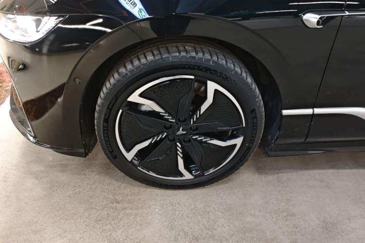 Used VOYAH PASSION 2023 Four-Wheel Drive Long-Range Version
