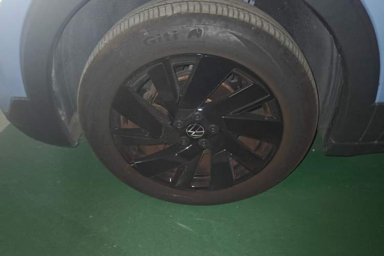 Used Volkswagen Tharu 2025 NewRui 300TSI Prestige Edition
