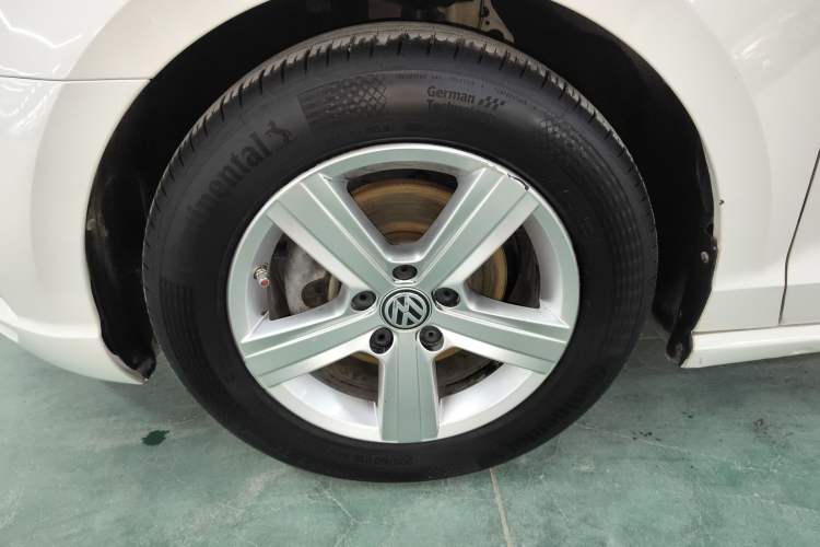 Used Volkswagen Lamando 2015 230TSI DSG Fashion Edition