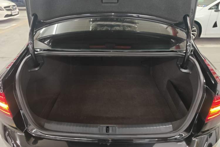 Used Volkswagen Magotan 2018 280TSI DSG Comfort Model
