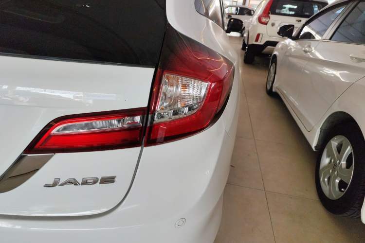 Used Honda Jade 2013 1.8L automatic Comfort version 5 seats
