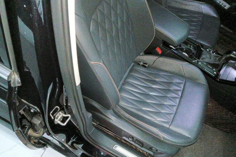 Used Volkswagen Passat 2020 330TSI Luxury Edition China VI
