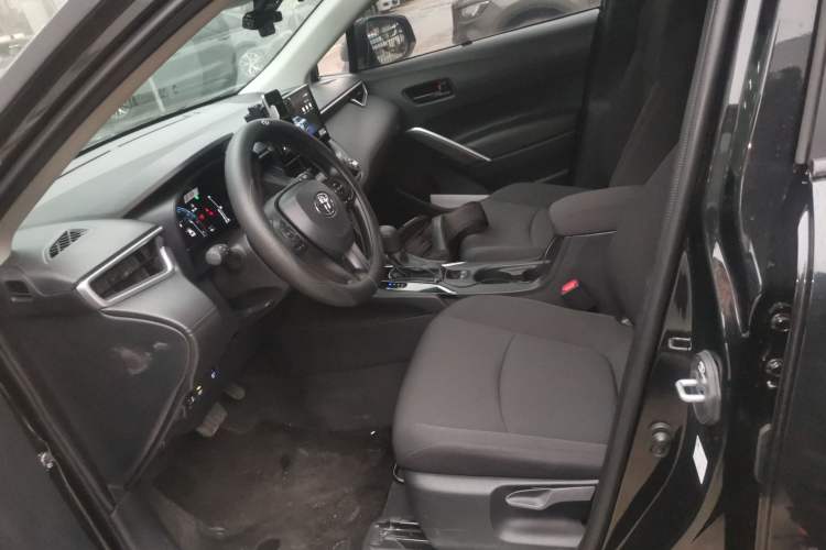 Used Toyota Corolla Cross 2024 2.0L Pioneer Edition
