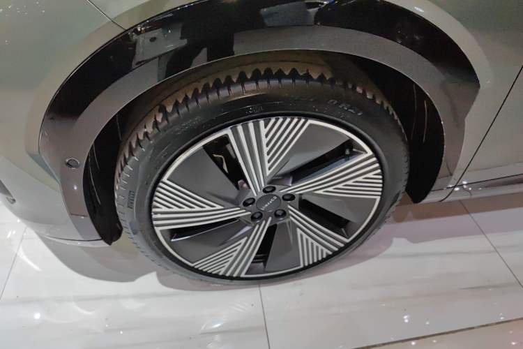 Used Lynk & Co 08 EM-P 2023 220 km Limited-Time Edition