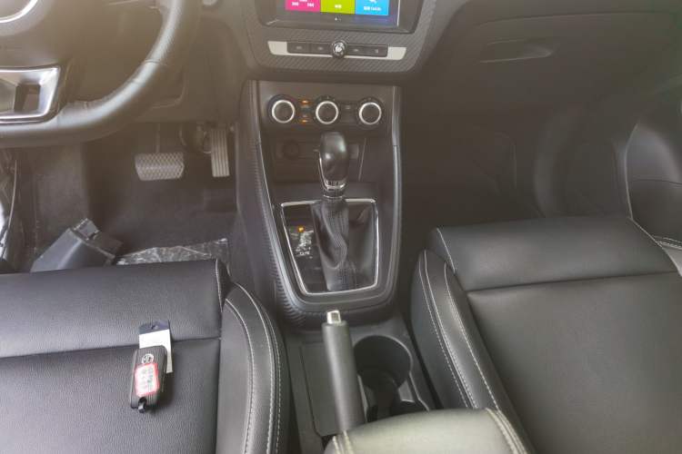 Used MG ZS 2018 1.5L Automatic Luxury Edition China V Standard
