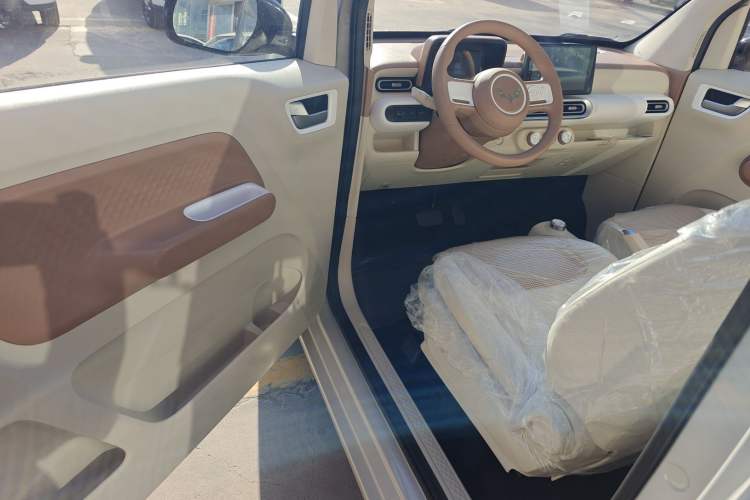 Used Wuling Hongguang MINIEV 2024 3rd Generation 215km Youth Edition