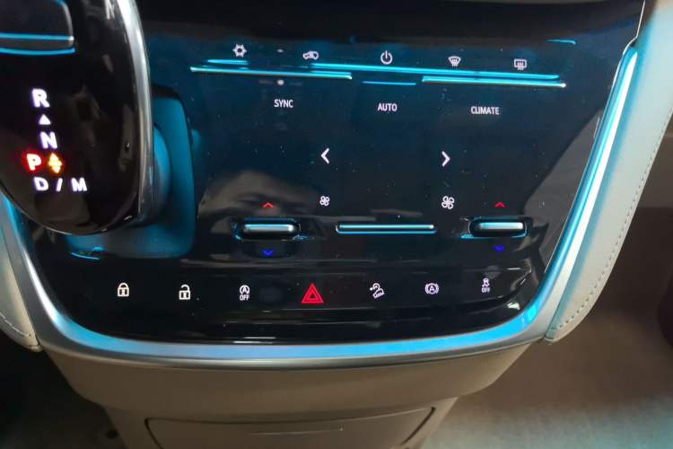 Used Buick GL8 2021 ES Landtrek 653T Luxury Model
