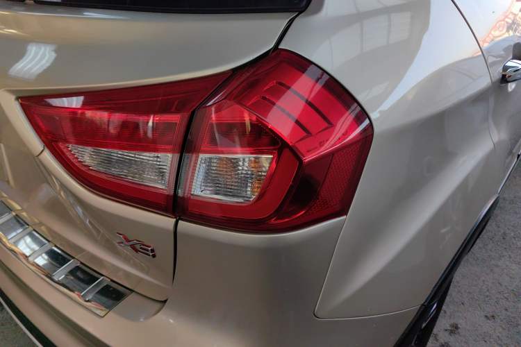 Used Geely Auto Vision X3 2017 1.5L Automatic Prestige Model
