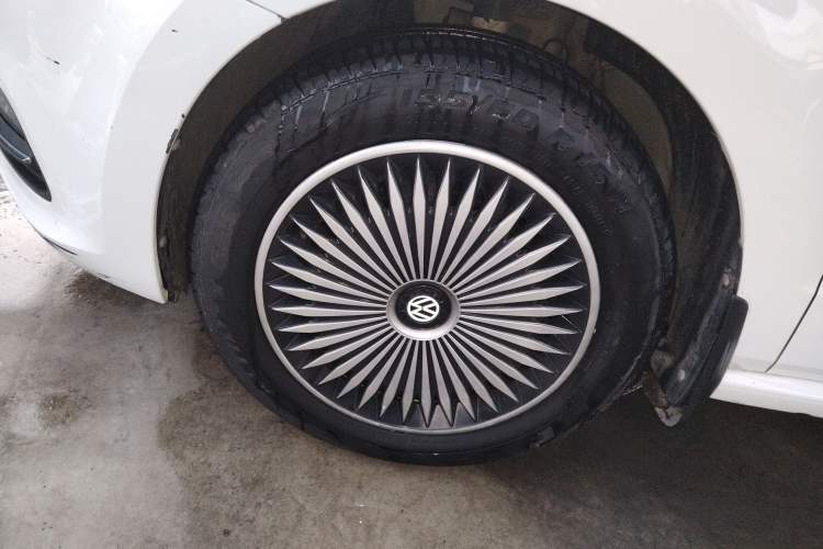 Used Volkswagen Polo 2016 1.6L Automatic Comfort Model