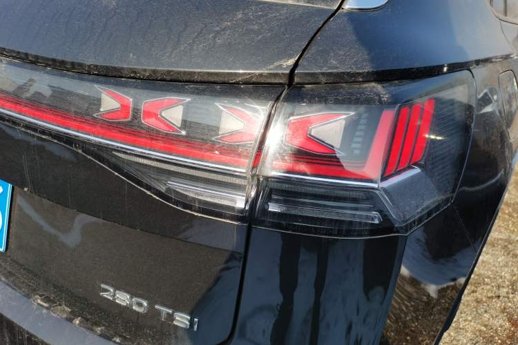 Used Volkswagen Tayron 2023 280TSI Two-Wheel-Drive Luxury Plus Advanced Version
