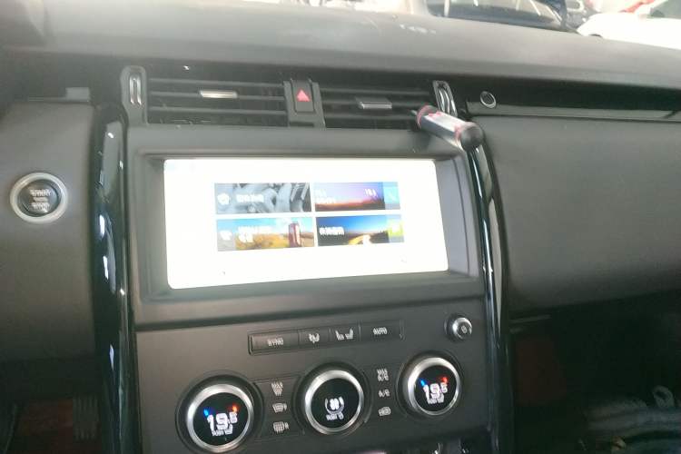 Used Land Rover Discovery 2018 3.0 SC V6 SE
