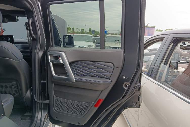 Used Beijing Auto BJ40 2023 2.0D Automatic Four-Wheel Drive Blade Hero Edition Adventurer Type
