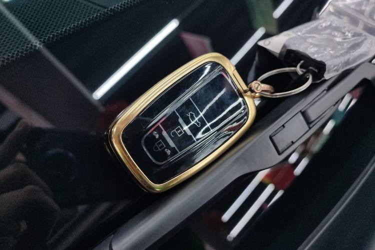 Used Toyota Crown Land Cruiser 2021 2.5L HEV Four-Wheel Drive Premium Edition
