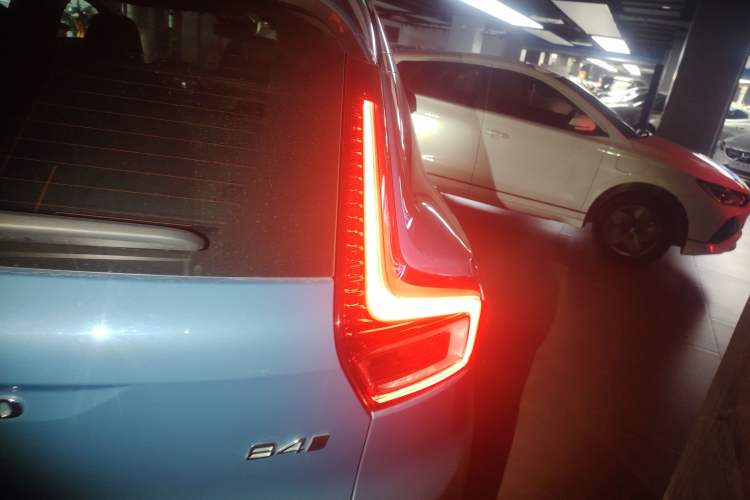 Used Volvo XC40 2023 B4 4x4 Smart Luxury Edition