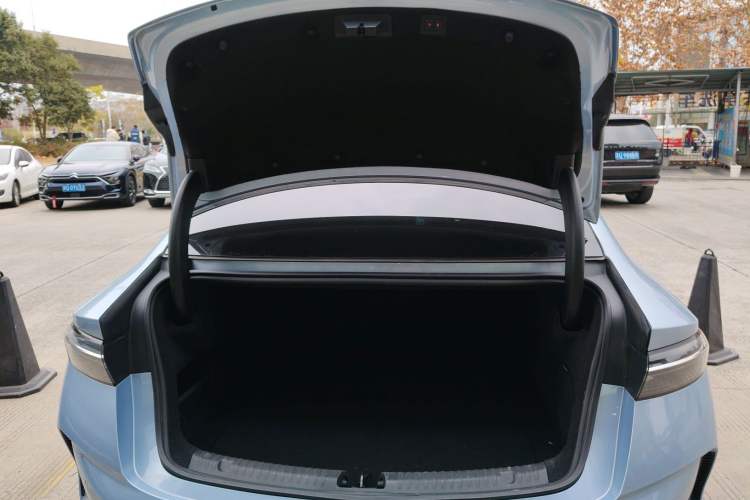 Used BYD Seal 2022 700 km Long-Range Rear-Wheel-Drive Version