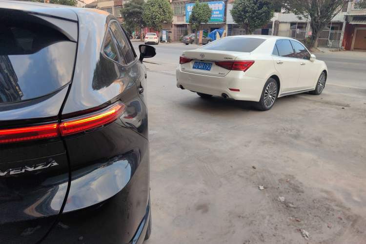 Used Toyota Venza 2023 2.0L CVT Two-Wheel Drive Prestige Version
