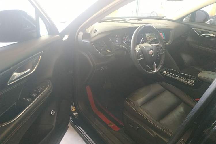 Used Buick Envision 2022 Facelift Encore S 652T Two-Wheel-Drive Luxury Model
