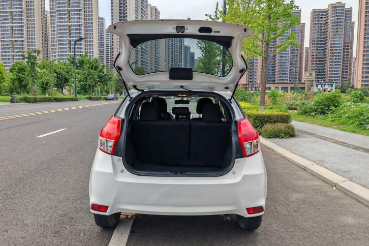 Used Toyota YARiS L 2015 1.5E Automatic Charm Edition
