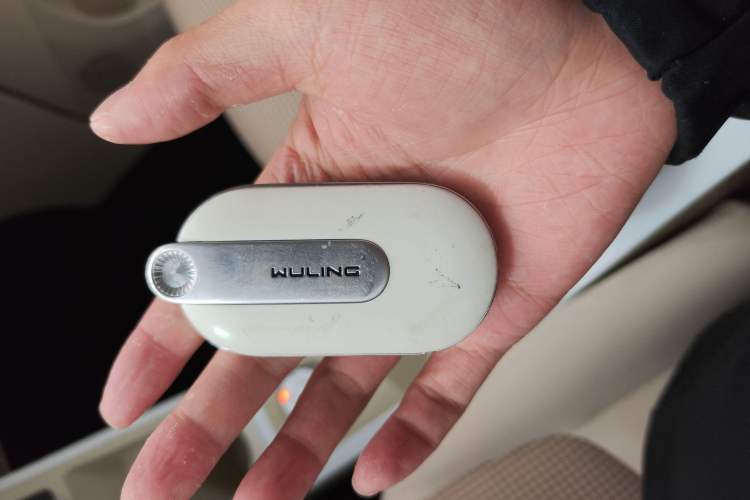 Used Wuling Hongguang MINIEV 2024 3rd Generation 215km Advanced Version
