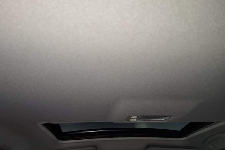 Used Nissan Tiida 2016 1.6L CVT Cool Dynamic Edition
