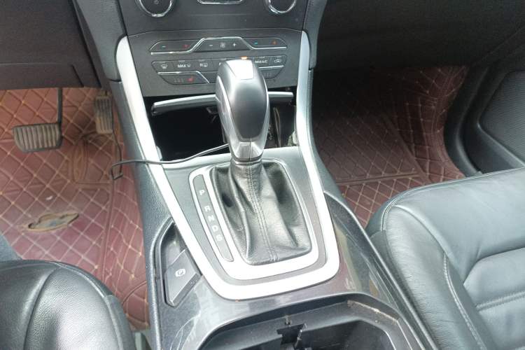 Used Ford Edge 2016 EcoBoost 245 Two-Wheel-Drive Titanium 7-Seater