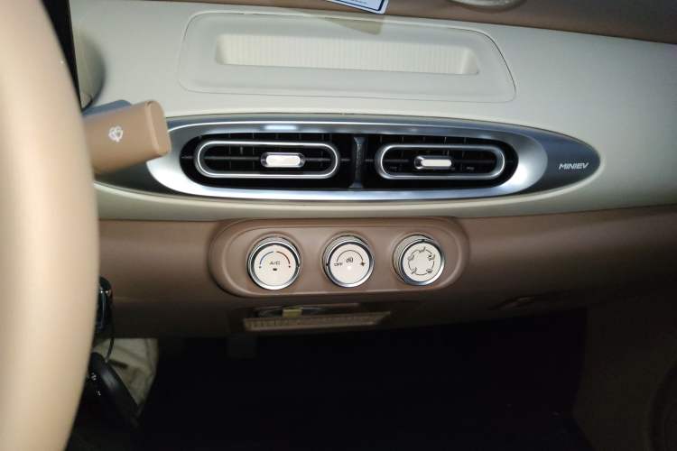 Used Wuling Hongguang MINIEV 2025 Four-Door Version Advanced Edition
