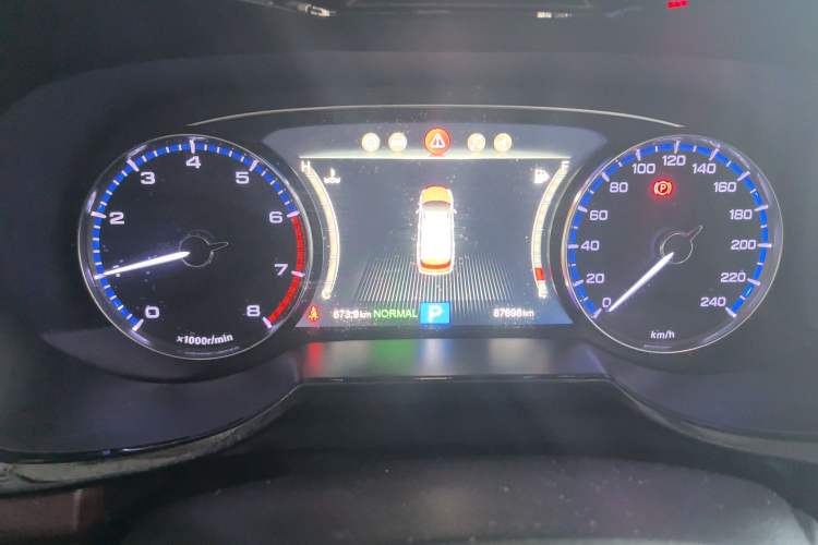 Used GAC Trumpchi GS8 2017 320T Two-Wheel Drive Luxury Smart Connectivity Version (7 Seats)
